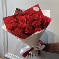 Букет из 25 красных роз 1904