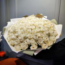 Букет из 75 белой розы 1922