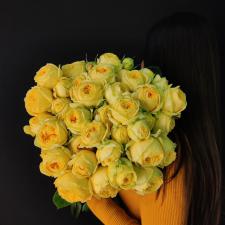 Букет кустовых пионовидных желтых роз 2079