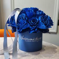 Синие розы в шляпной коробке S