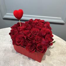 Розы в коробке сердце 2559