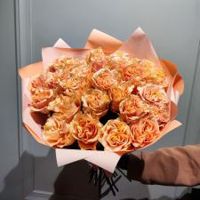 Букет пионовидных персиковых роз 2604