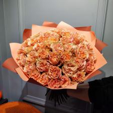 Букет пионовидных персиковых роз 2604