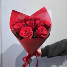 Букет из 9 красных роз 50 см 2673