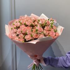 Букет из светло-розовых кустовых роз 2744